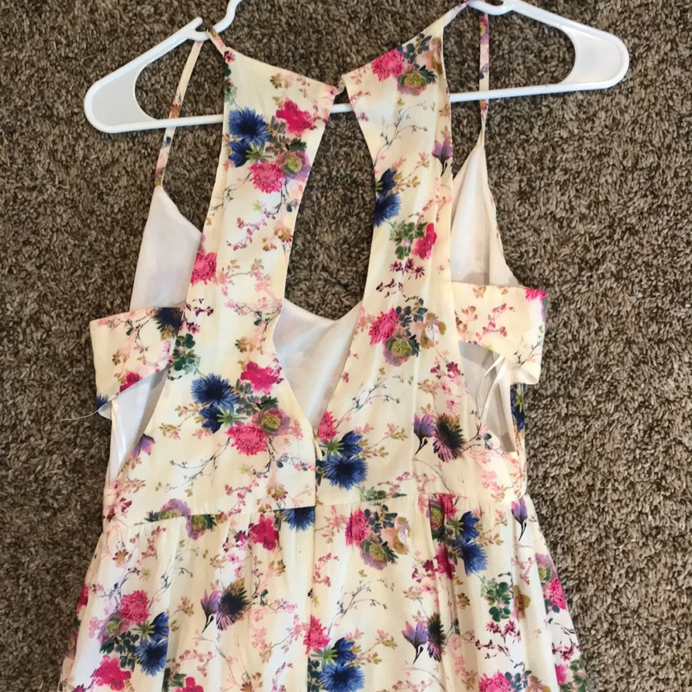 Dress - Picture 3 of 3